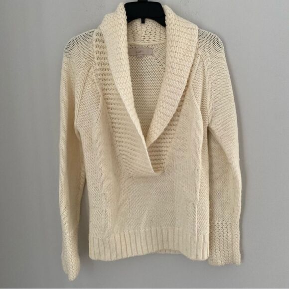 LOFT Women’s V Neck Knit Long Sleeve Sweater - Picture 1 of 4